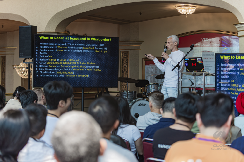 Live cloud talk in progress at Cloud Summit